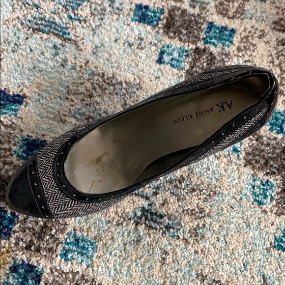 Anne Klein Pumps, Black Grey Twead Heels with Patent Leather - Picture 7 of 8